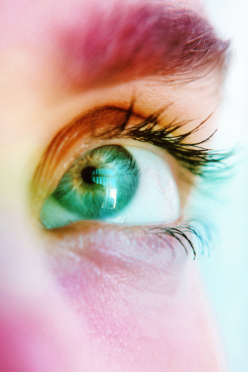 Colored contact lenses (cosmetics)